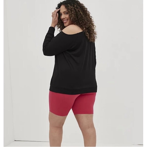 TORRID NWT Black Lace Embroidered Off Shoulder Top Sweatshirt Plus Sz 3X - Picture 3 of 8
